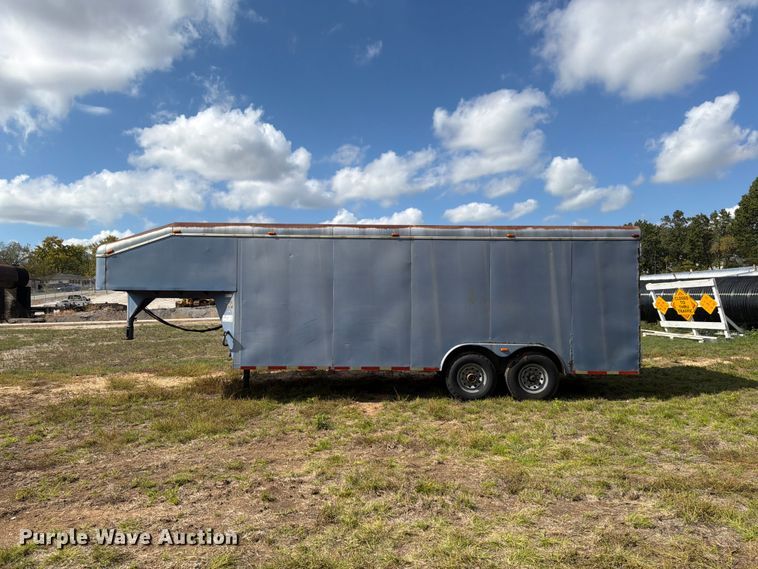 image for item FG0800 1997 CM Trailers enclosed cargo trailer