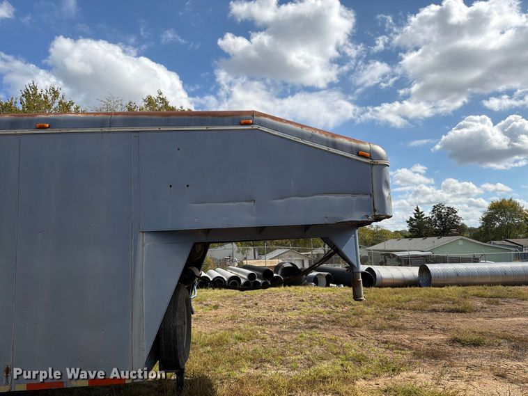 image for item FG0800 1997 CM Trailers enclosed cargo trailer