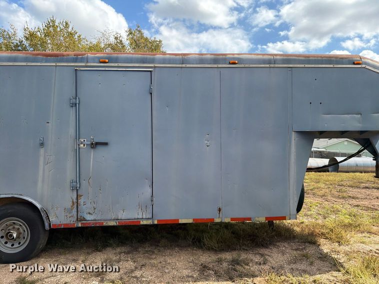 image for item FG0800 1997 CM Trailers enclosed cargo trailer