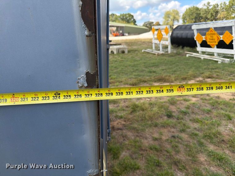 image for item FG0800 1997 CM Trailers enclosed cargo trailer