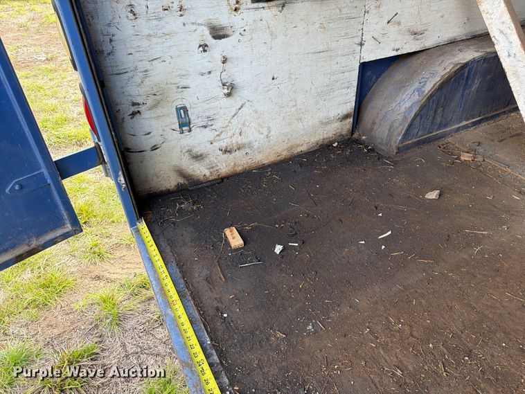 image for item FG0800 1997 CM Trailers enclosed cargo trailer