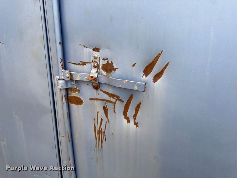 image for item FG0800 1997 CM Trailers enclosed cargo trailer