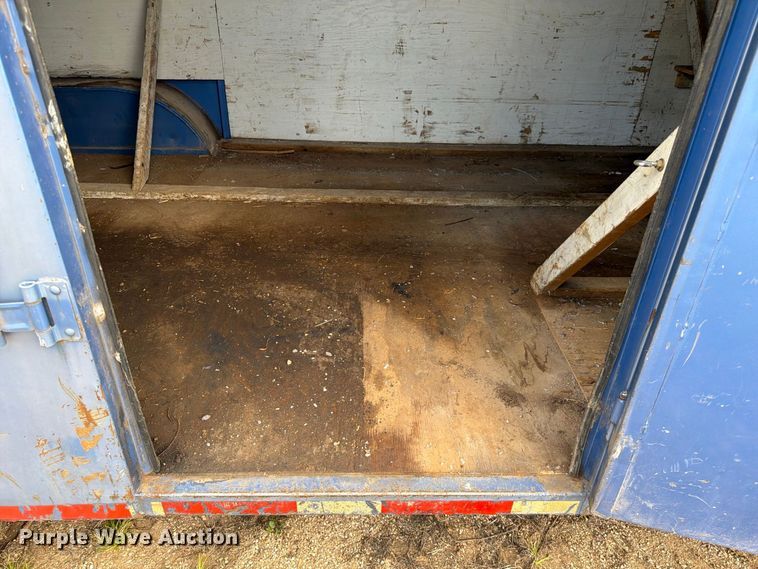 image for item FG0800 1997 CM Trailers enclosed cargo trailer