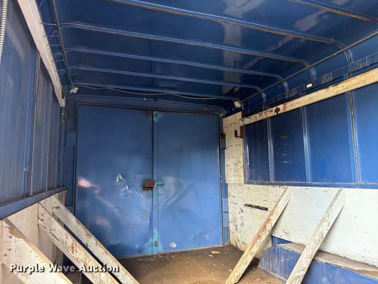 image for item FG0800 1997 CM Trailers enclosed cargo trailer