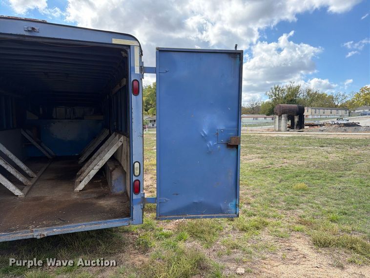 image for item FG0800 1997 CM Trailers enclosed cargo trailer