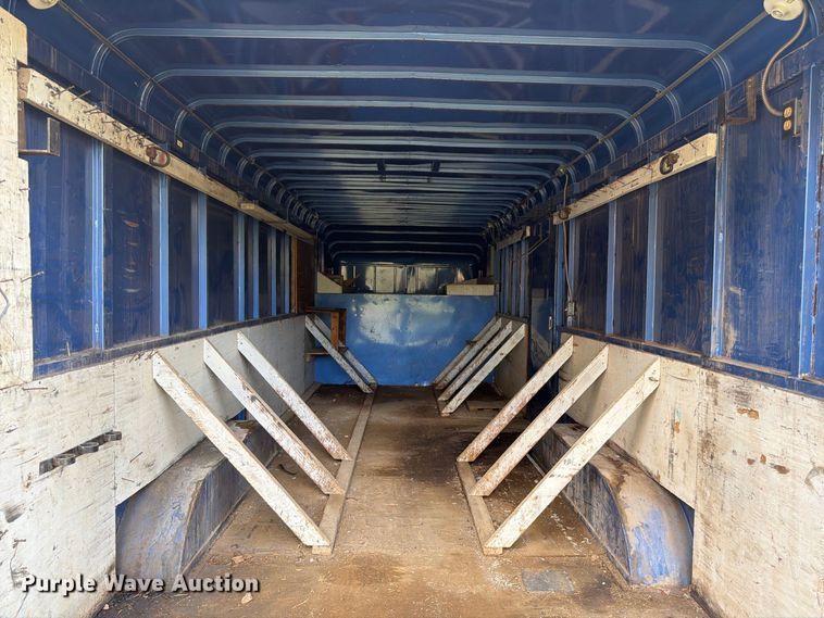 image for item FG0800 1997 CM Trailers enclosed cargo trailer