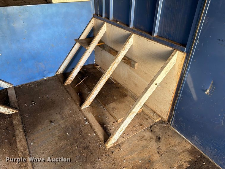 image for item FG0800 1997 CM Trailers enclosed cargo trailer