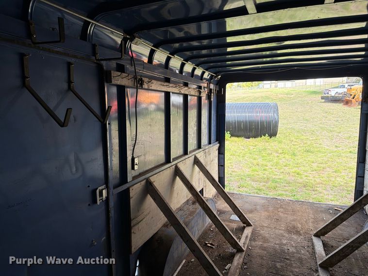image for item FG0800 1997 CM Trailers enclosed cargo trailer