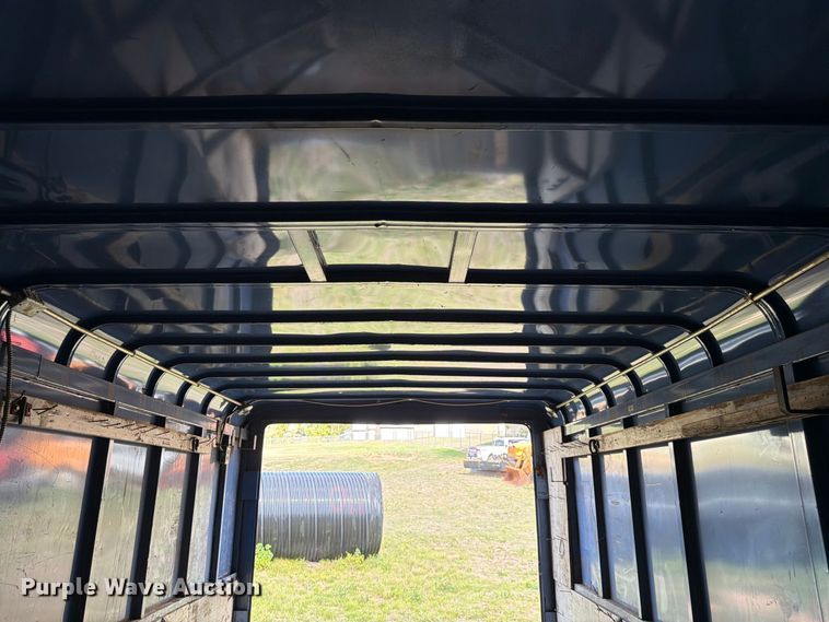 image for item FG0800 1997 CM Trailers enclosed cargo trailer