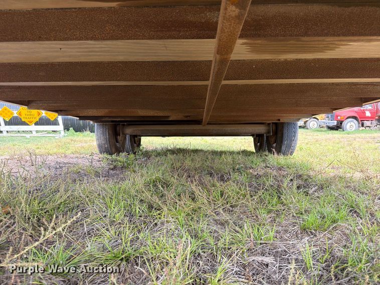 image for item FG0800 1997 CM Trailers enclosed cargo trailer