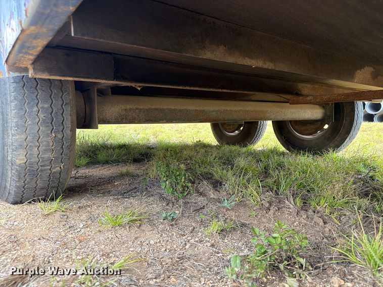 image for item FG0800 1997 CM Trailers enclosed cargo trailer