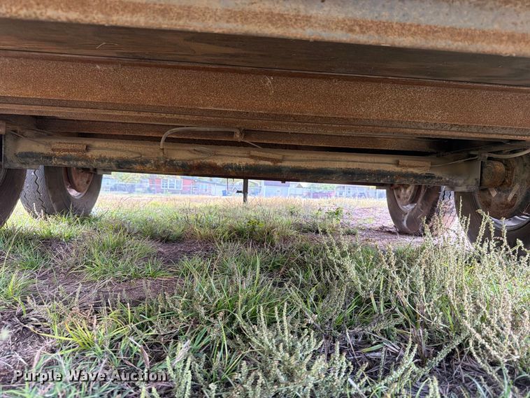 image for item FG0800 1997 CM Trailers enclosed cargo trailer