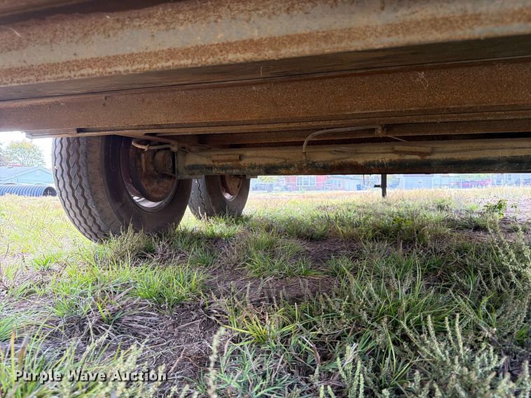 image for item FG0800 1997 CM Trailers enclosed cargo trailer