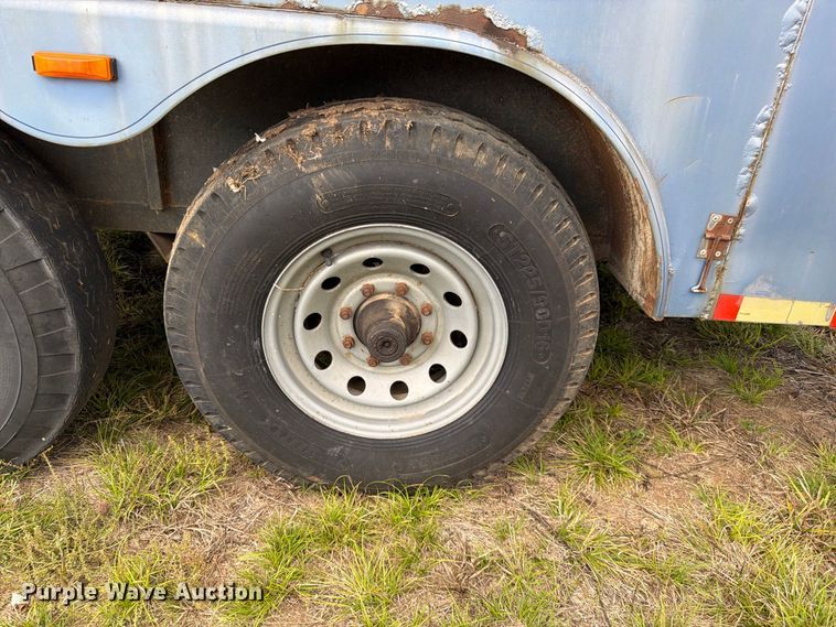 image for item FG0800 1997 CM Trailers enclosed cargo trailer