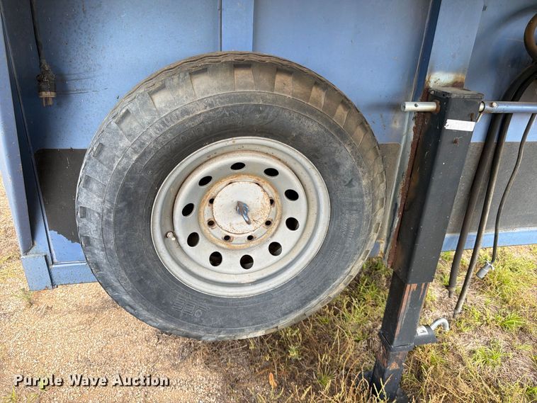 image for item FG0800 1997 CM Trailers enclosed cargo trailer