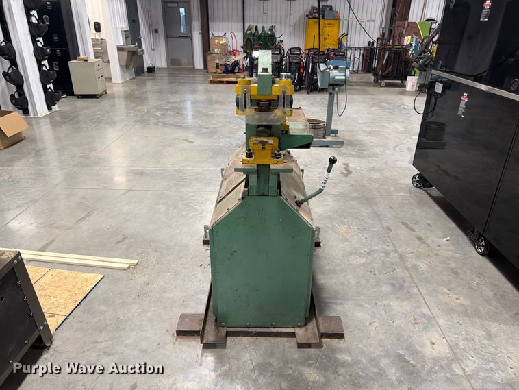 image for item FG0803 Piranha P36 ironworker