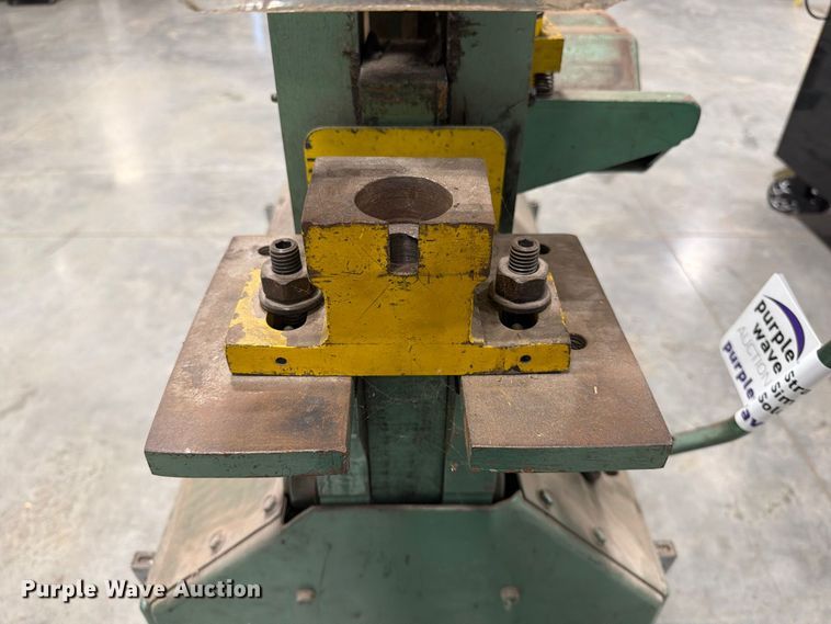 image for item FG0803 Piranha P36 ironworker