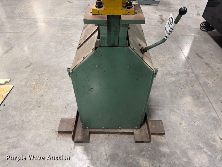 image for item FG0803 Piranha P36 ironworker
