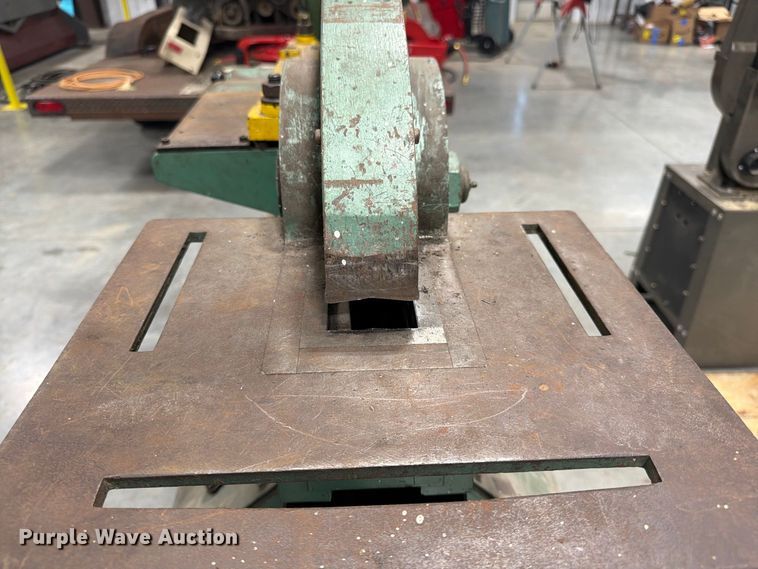 image for item FG0803 Piranha P36 ironworker