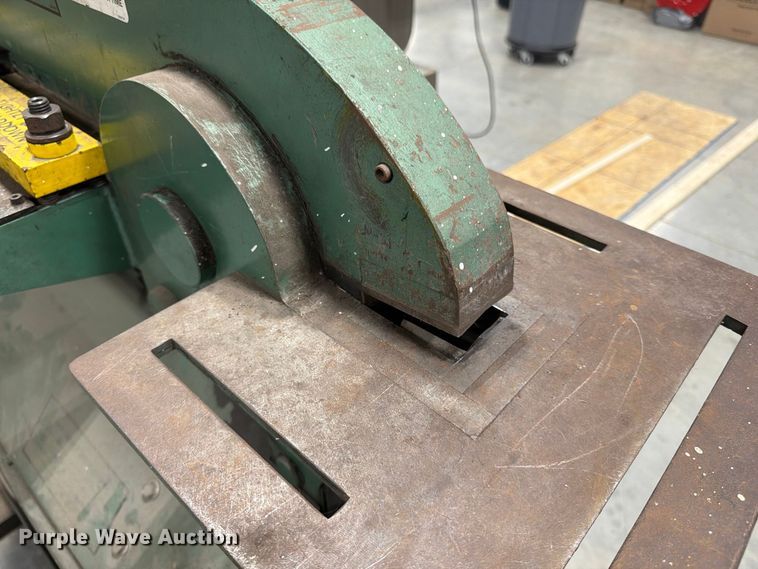 image for item FG0803 Piranha P36 ironworker