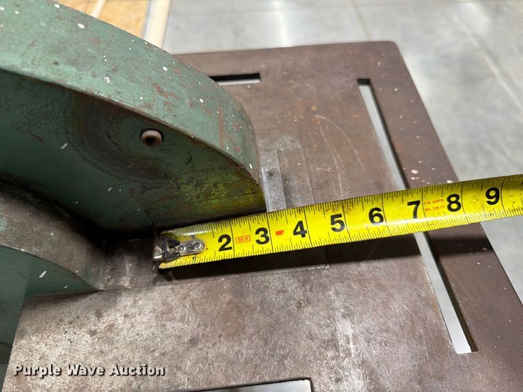 image for item FG0803 Piranha P36 ironworker