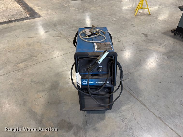 image for item FG0804 Miller Millermatic 252 welder