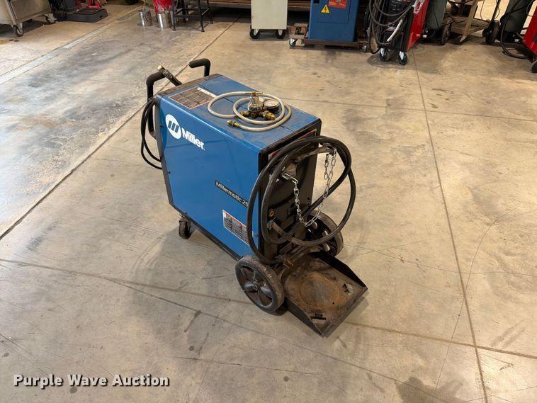 image for item FG0804 Miller Millermatic 252 welder