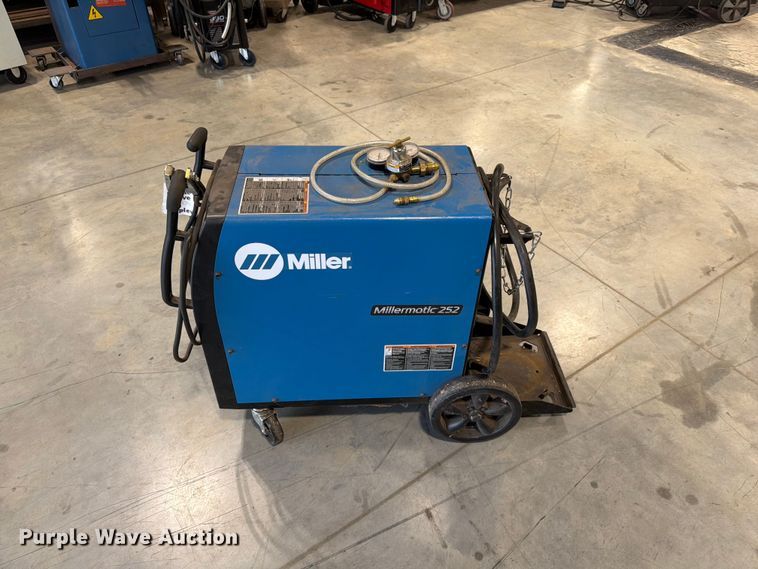 image for item FG0804 Miller Millermatic 252 welder