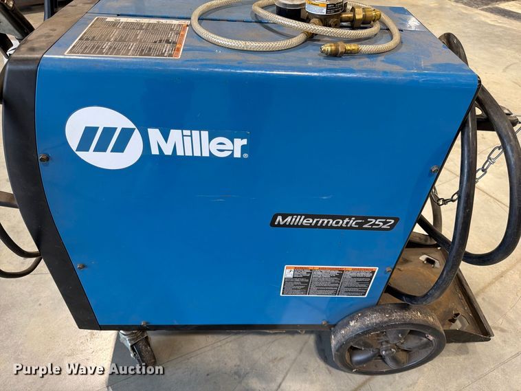 image for item FG0804 Miller Millermatic 252 welder