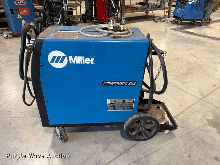 image for item FG0804 Miller Millermatic 252 welder