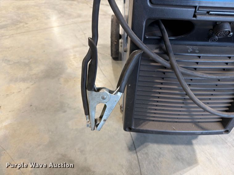 image for item FG0804 Miller Millermatic 252 welder