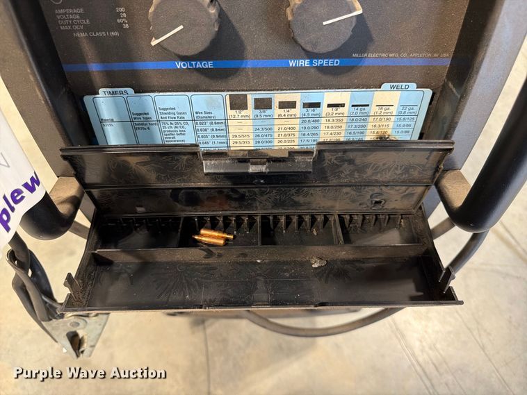 image for item FG0804 Miller Millermatic 252 welder