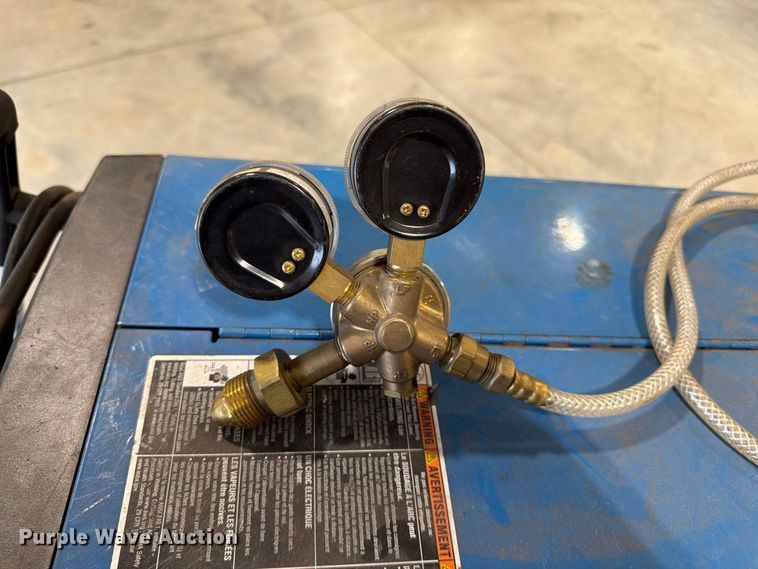 image for item FG0804 Miller Millermatic 252 welder