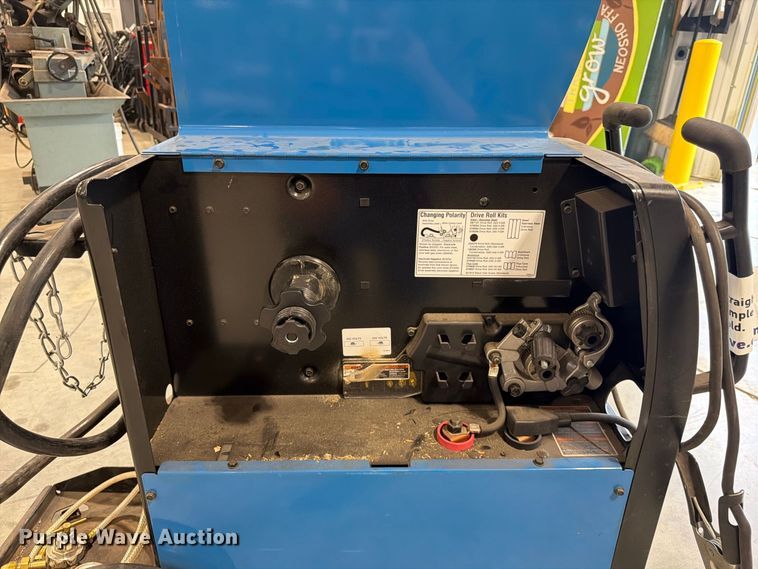 image for item FG0804 Miller Millermatic 252 welder