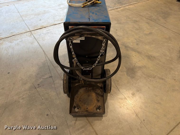 image for item FG0804 Miller Millermatic 252 welder