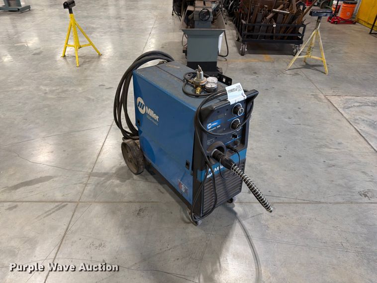 image for item FG0805 Miller Millermatic 250X welder