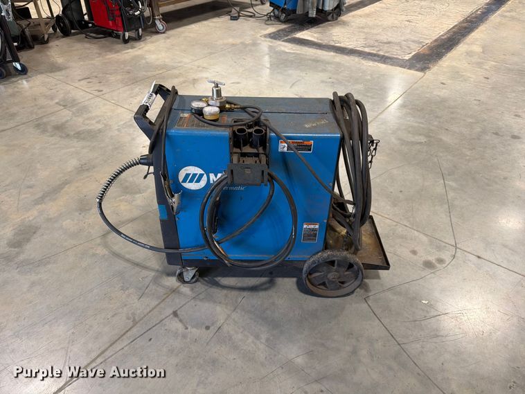 image for item FG0805 Miller Millermatic 250X welder