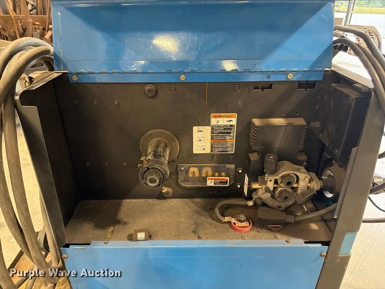 image for item FG0805 Miller Millermatic 250X welder
