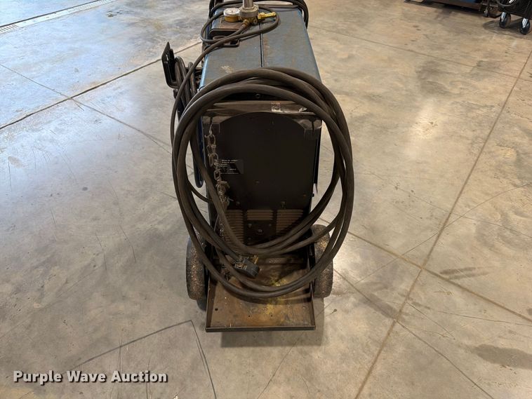 image for item FG0805 Miller Millermatic 250X welder