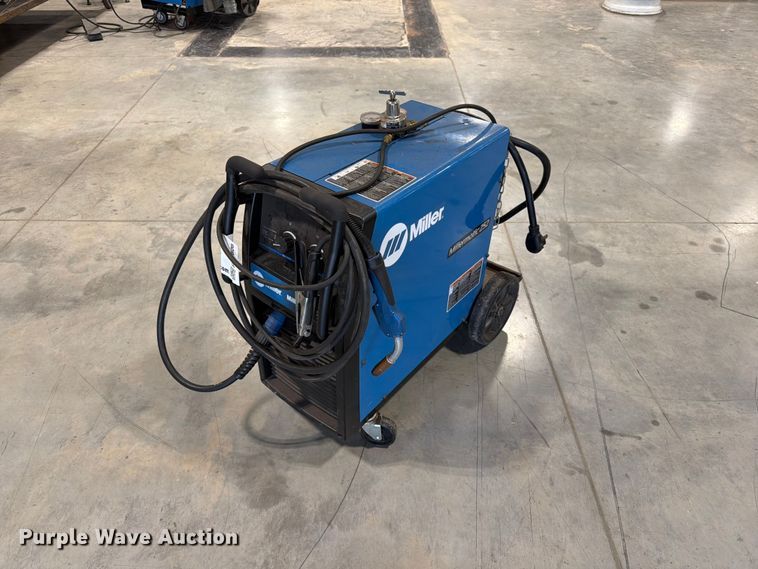 image for item FG0806 Miller Millermatic 252 welder