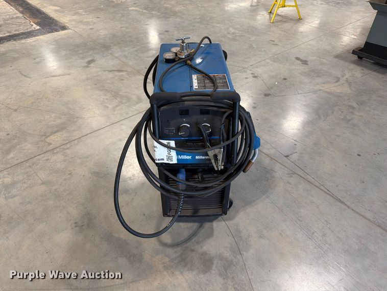 image for item FG0806 Miller Millermatic 252 welder