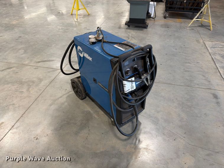 image for item FG0806 Miller Millermatic 252 welder