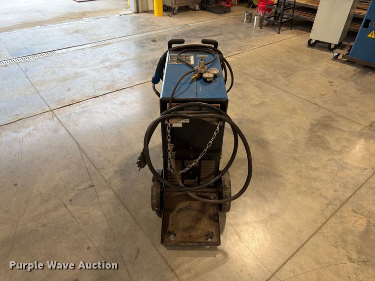 image for item FG0806 Miller Millermatic 252 welder