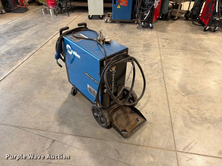 image for item FG0806 Miller Millermatic 252 welder