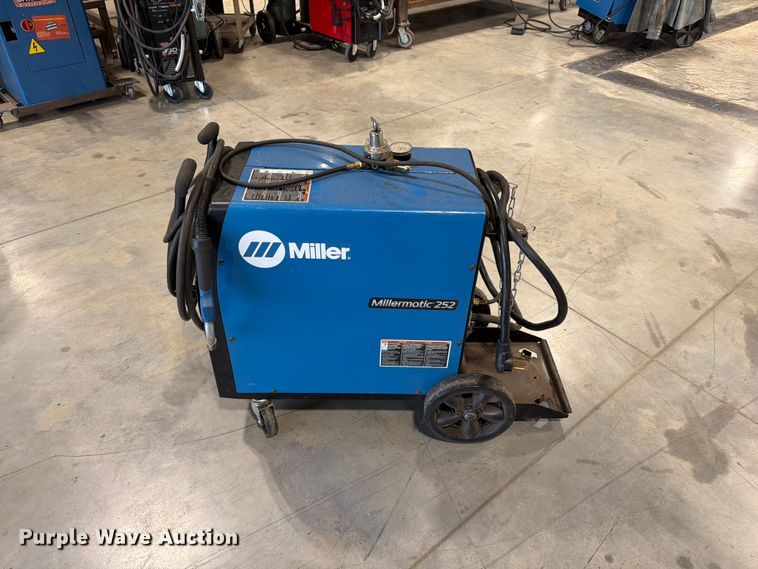 image for item FG0806 Miller Millermatic 252 welder