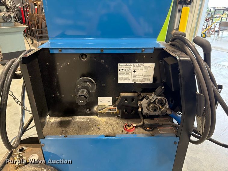 image for item FG0806 Miller Millermatic 252 welder