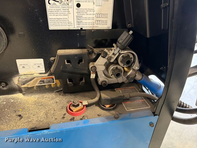 image for item FG0806 Miller Millermatic 252 welder