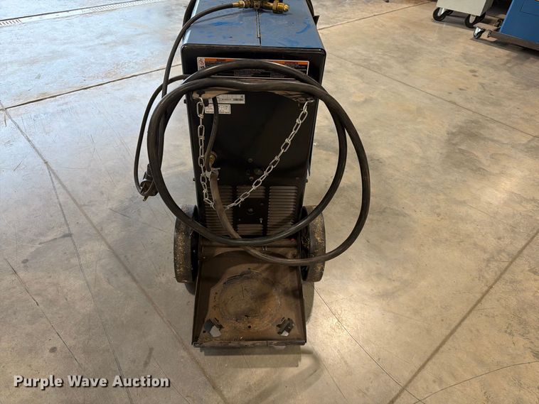 image for item FG0806 Miller Millermatic 252 welder