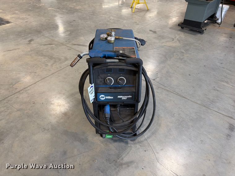 image for item FG0807 Miller Millermatic 252 welder