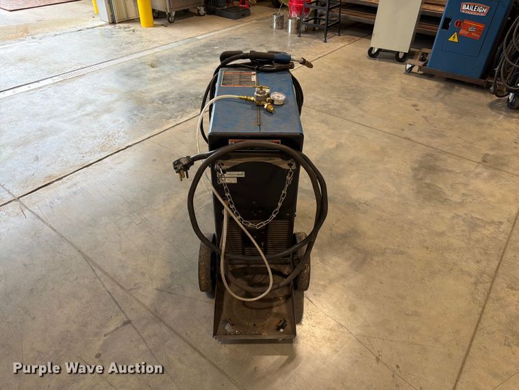 image for item FG0807 Miller Millermatic 252 welder